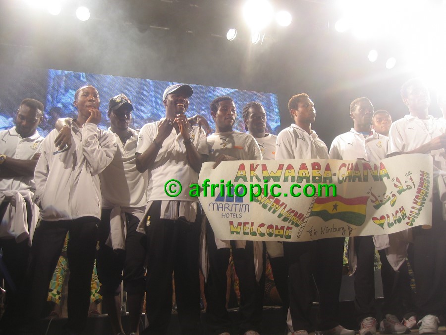 ../Images/afw2006d 660.jpg